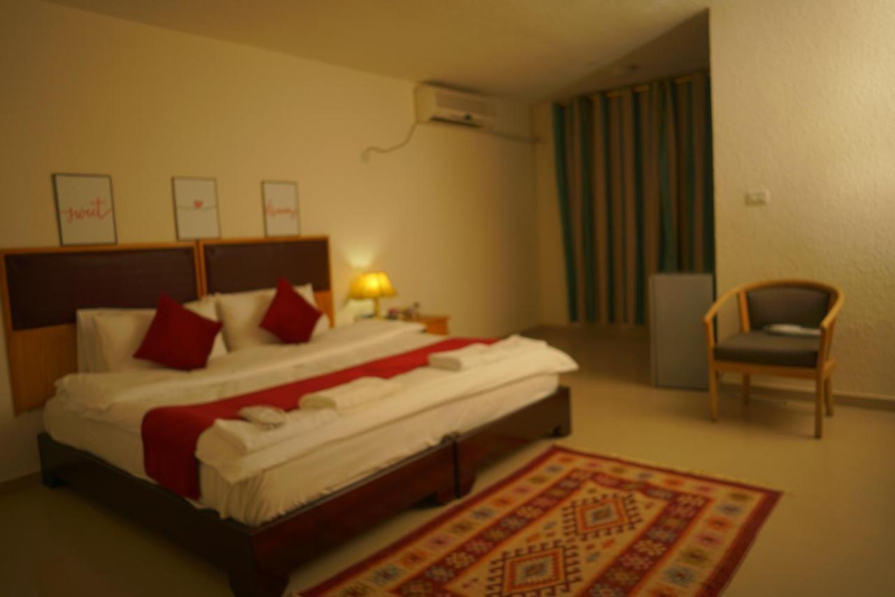Petra Mountain Hotel Вади Муса Екстериор снимка
